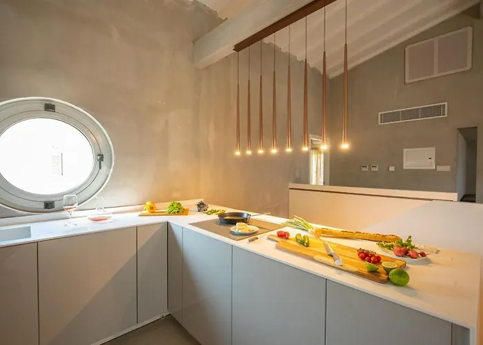 Art House Seviews * Protaras