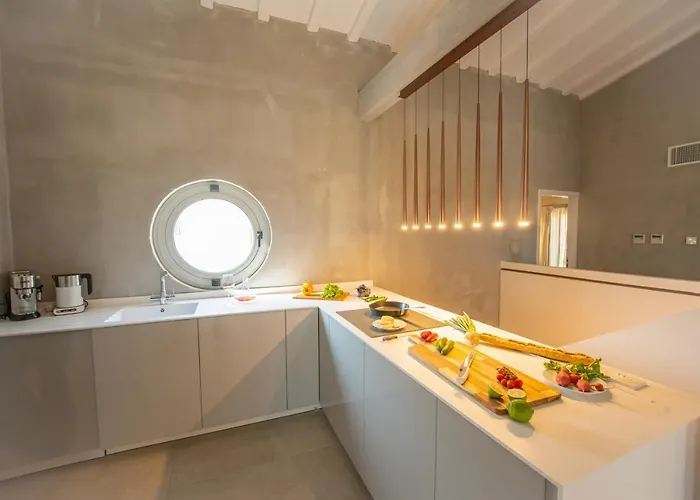 Art House Seviews Villa Protaras