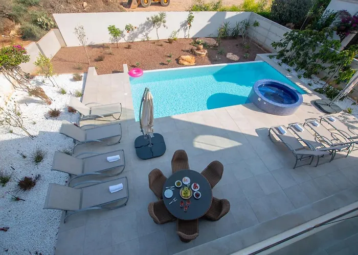 Villa Art House Seviews