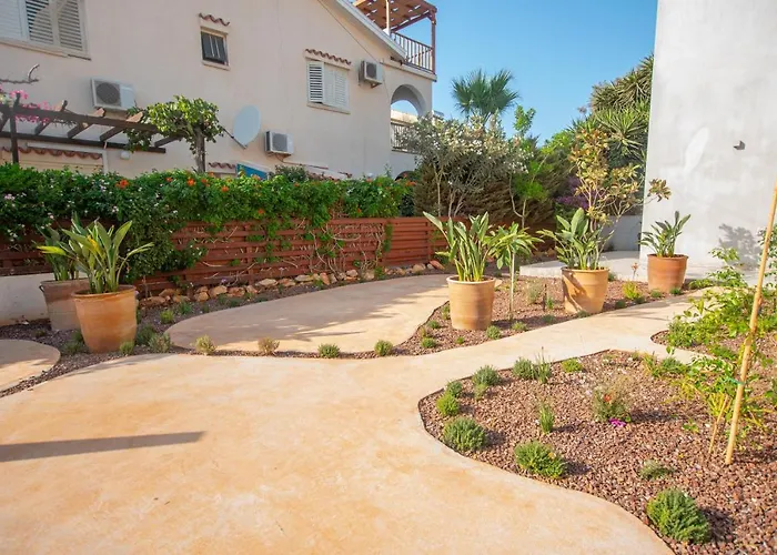 Villa Art House Seviews