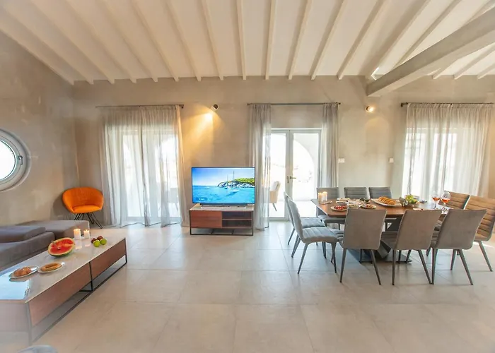 Villa Art House Seviews *