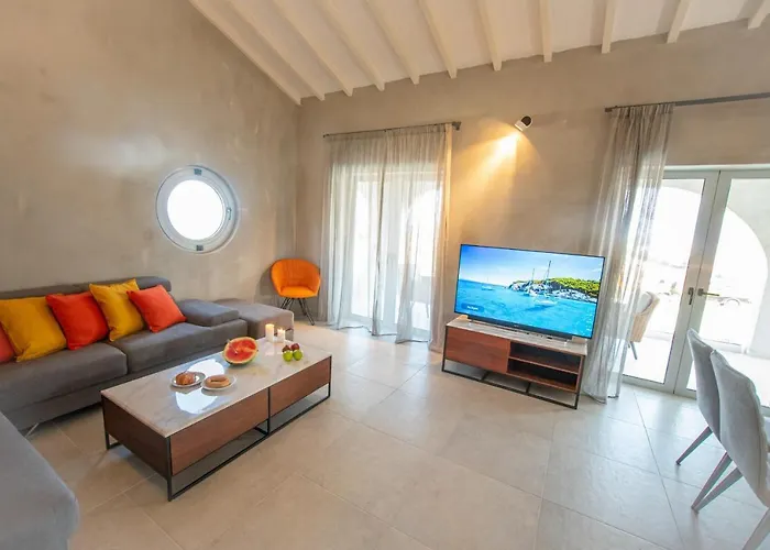 Villa Art House Seviews *