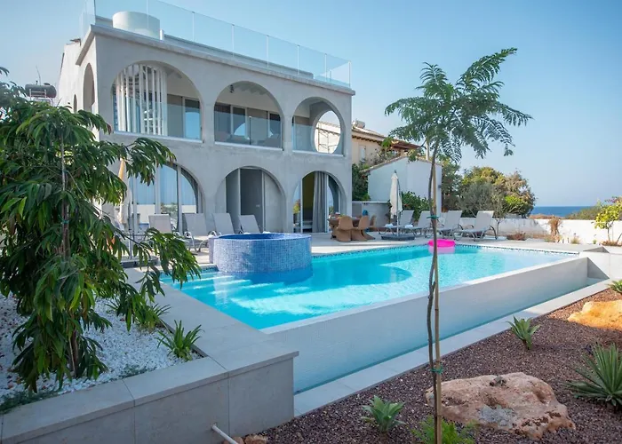 Villa Art House Seviews