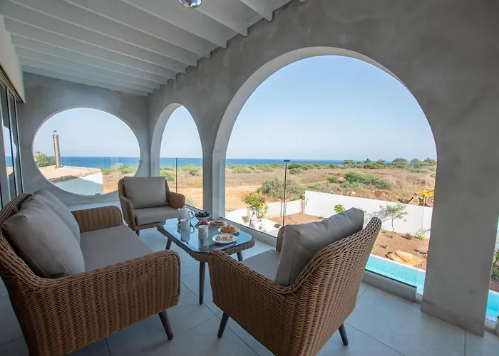 Art House Seviews Villa