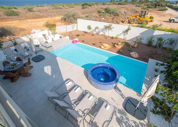 Villa Art House Seviews