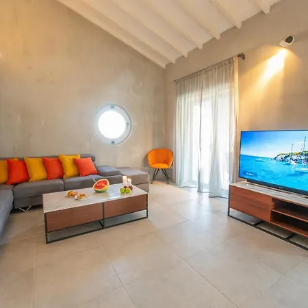 Villa Art House Seviews *