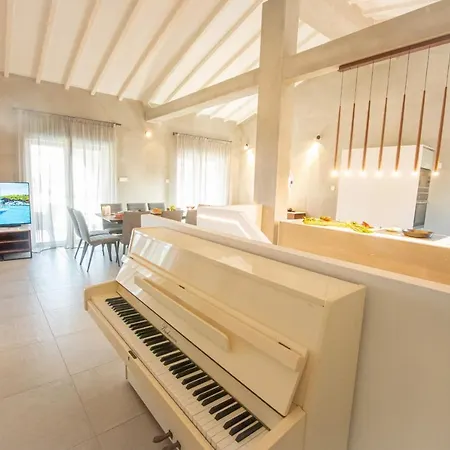 Villa Art House Seviews Protaras