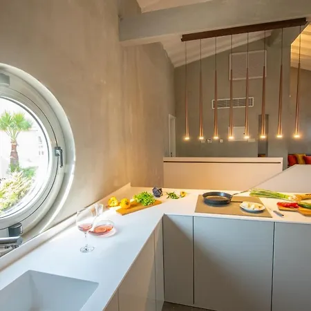 Art House Seviews * Protaras