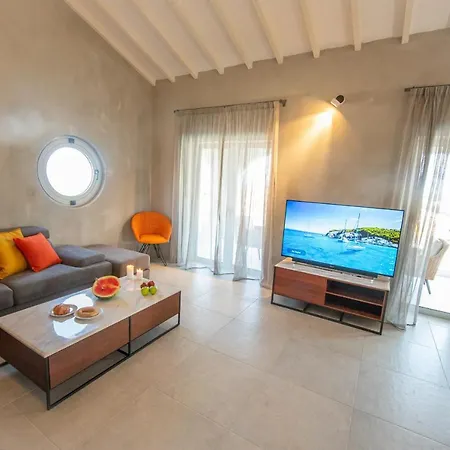 Villa Art House Seviews *