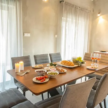 Art House Seviews Villa *