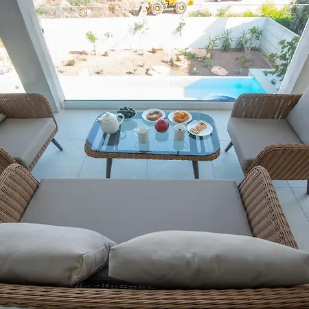 Art House Seviews *