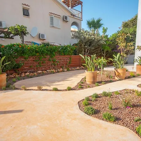 Villa Art House Seviews