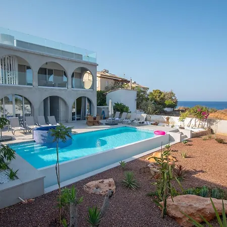 Villa Art House Seviews