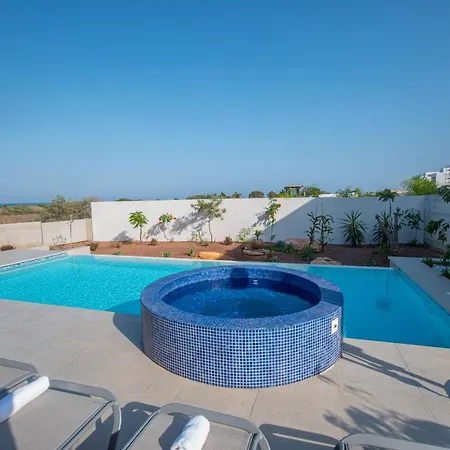 Villa Art House Seviews