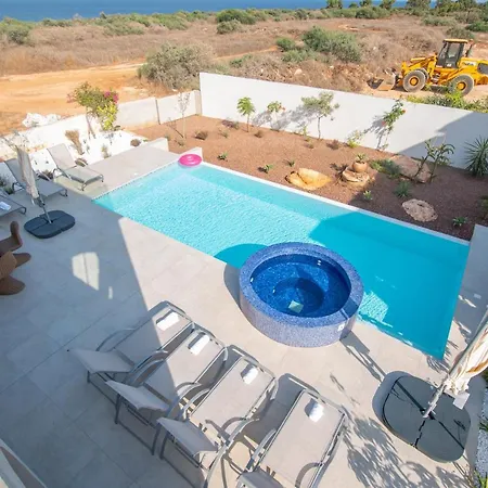 Villa Art House Seviews