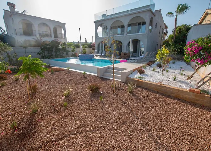 فيلة Art House Seviews بروتاراس