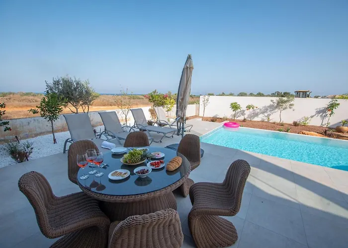 فيلة Art House Seviews بروتاراس