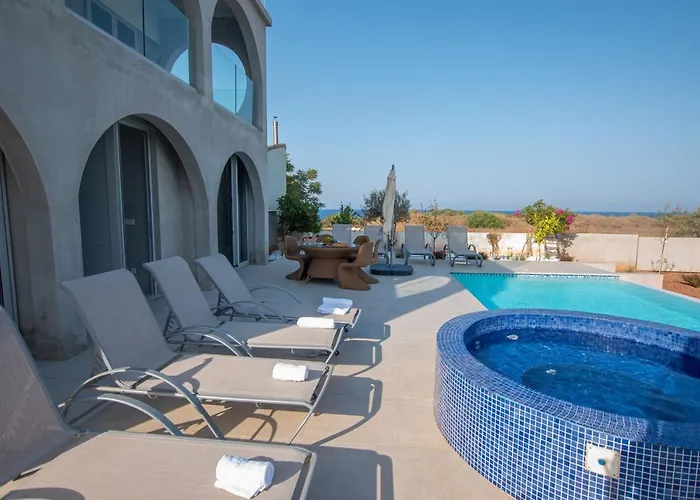 Art House Seviews فيلة