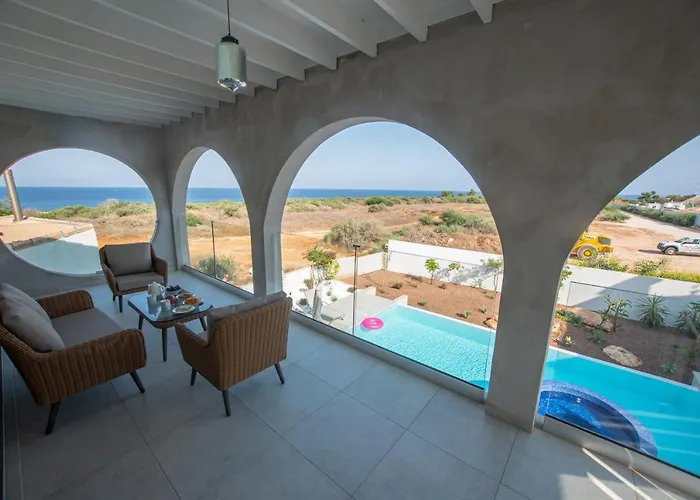 فيلة Art House Seviews بروتاراس